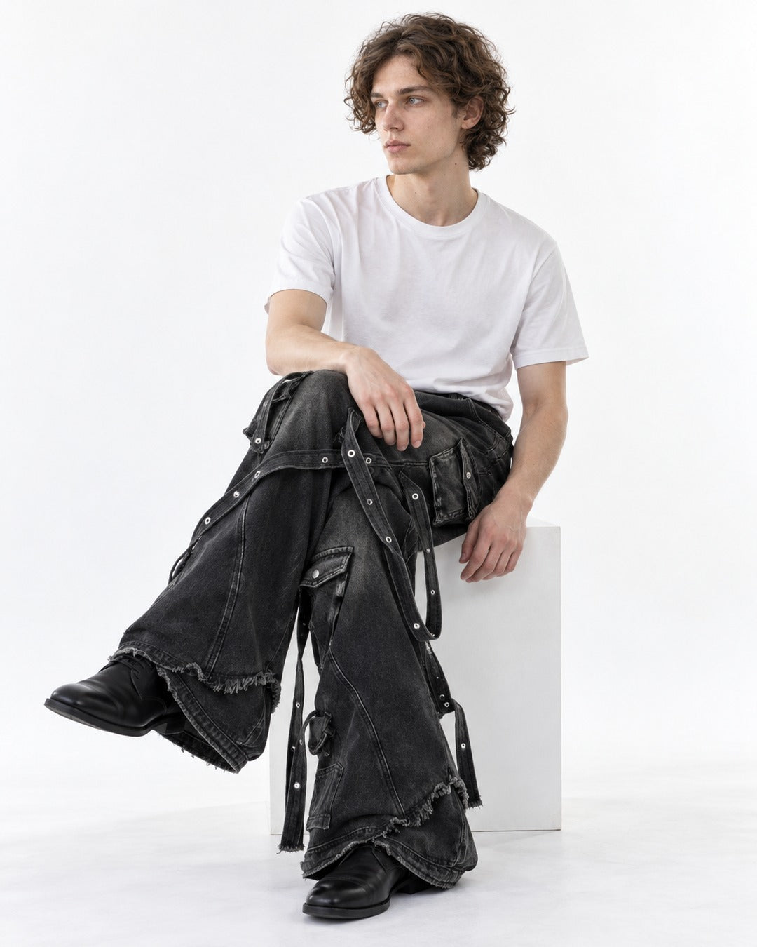 Strap Detail Frayed Hem Jeans