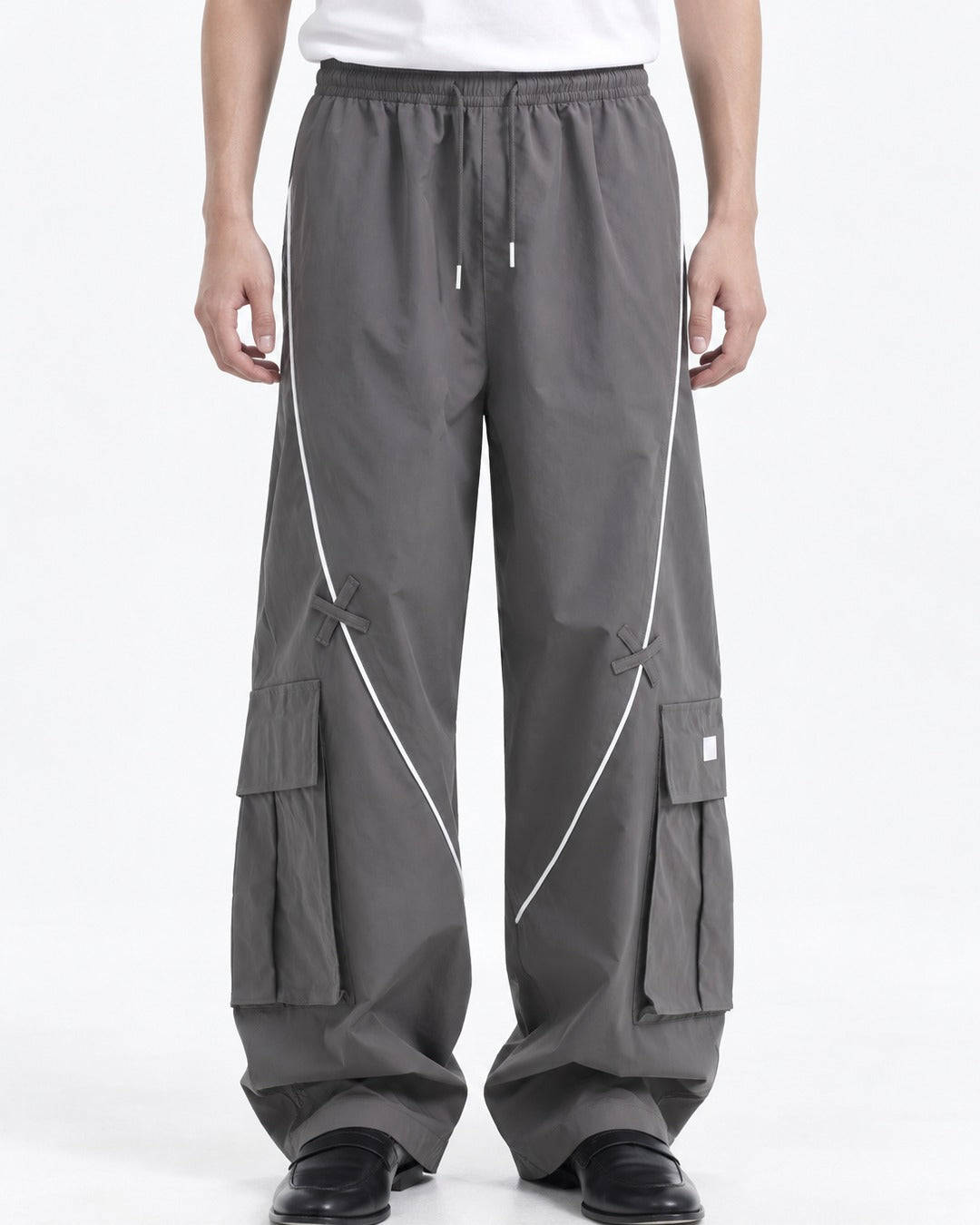 Contrast-Piping Wide-Leg Cargo Pants