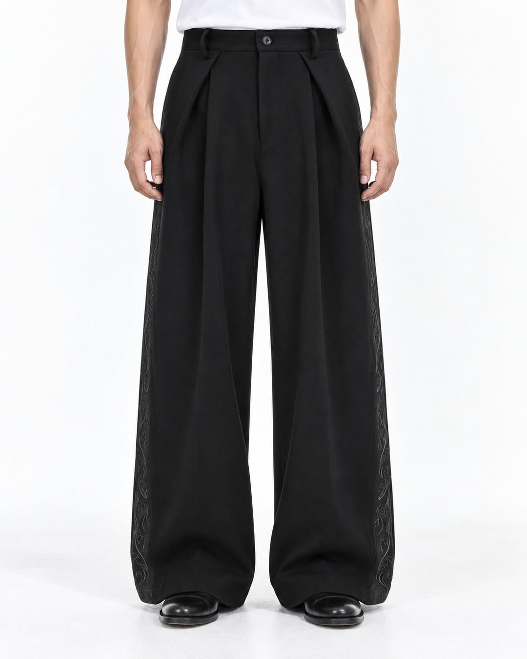 Pleated Wide-Leg Trousers with Side Embroidery