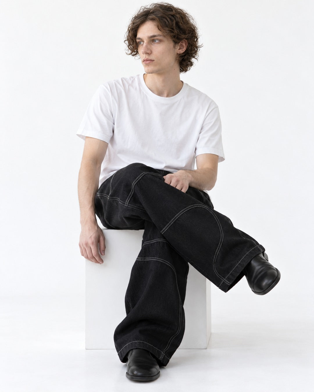 Wide-Leg Jeans with White Contrast Stitching