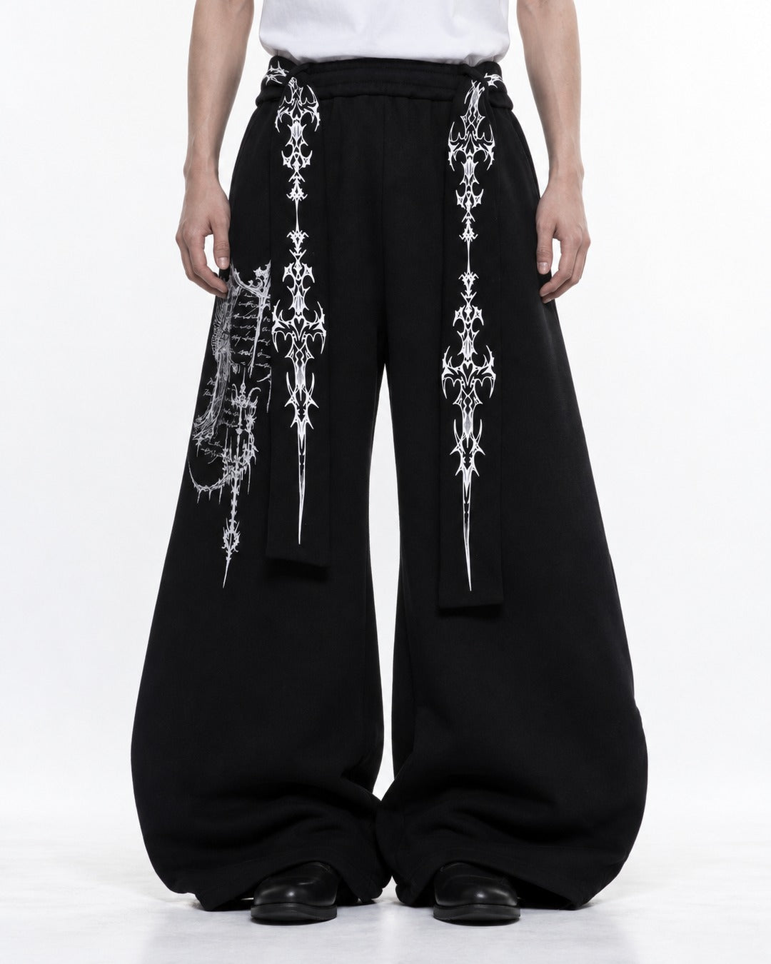 Thorn Print Lace-Up Sweatpants