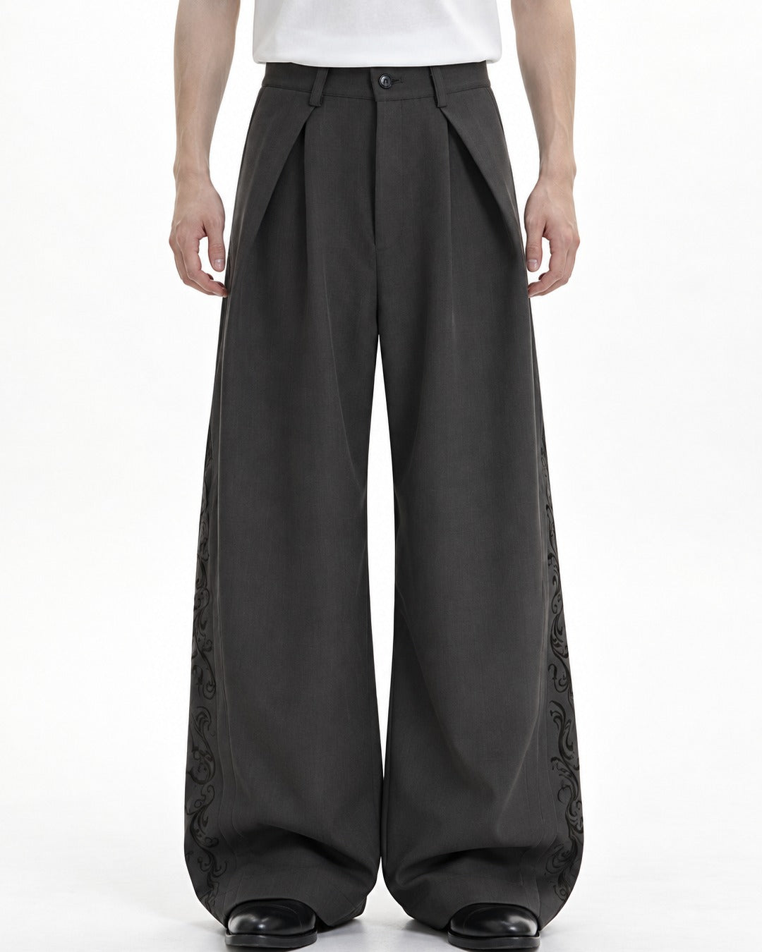 Pleated Wide-Leg Trousers with Side Embroidery