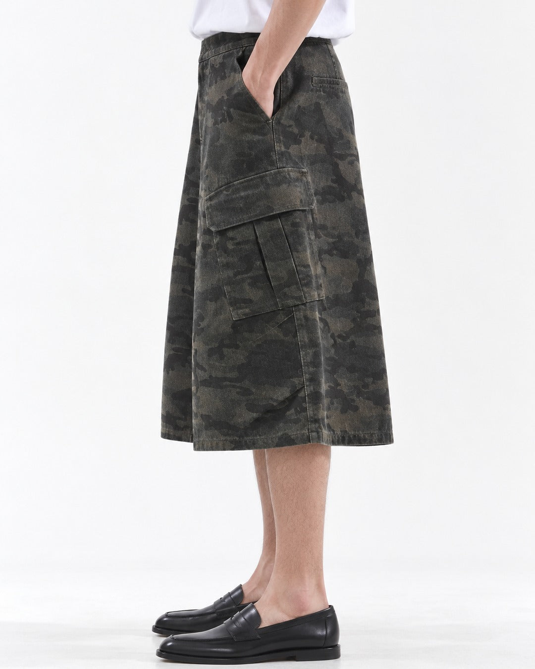 Camouflage Cargo Wide Shorts
