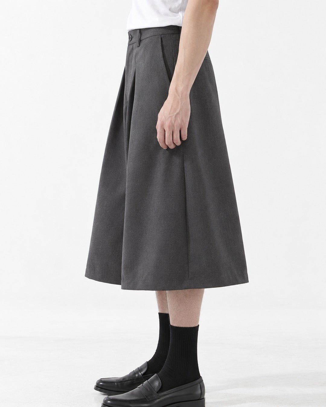 Deep Pleat Flared Cropped Trousers