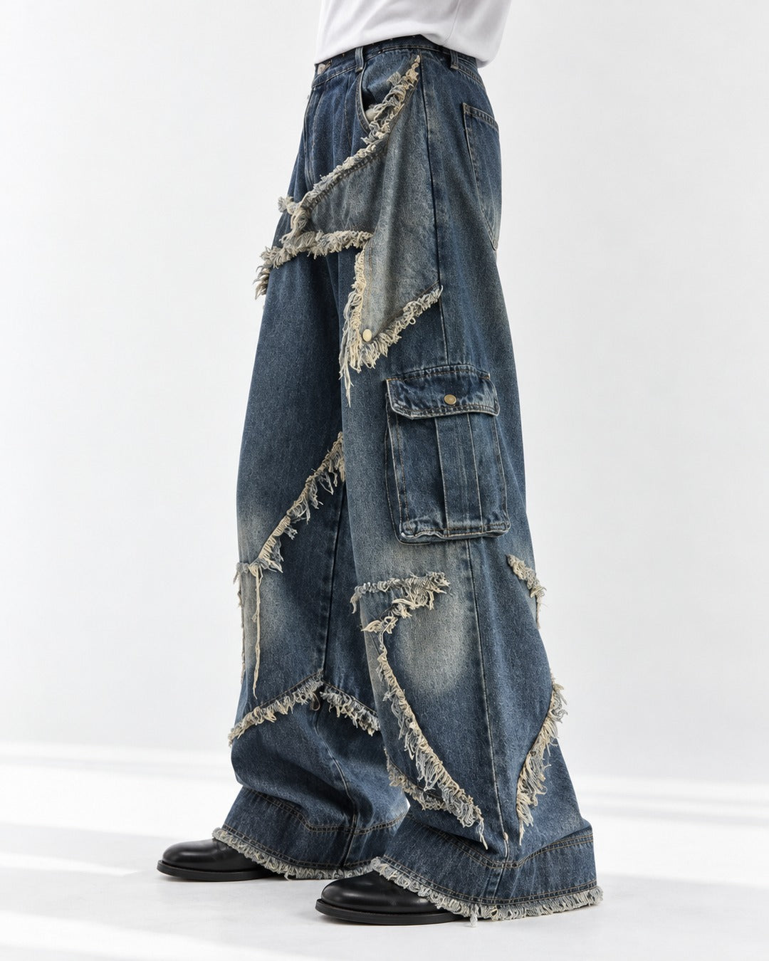 Star Patch Frayed Cargo Wide-Leg Jeans