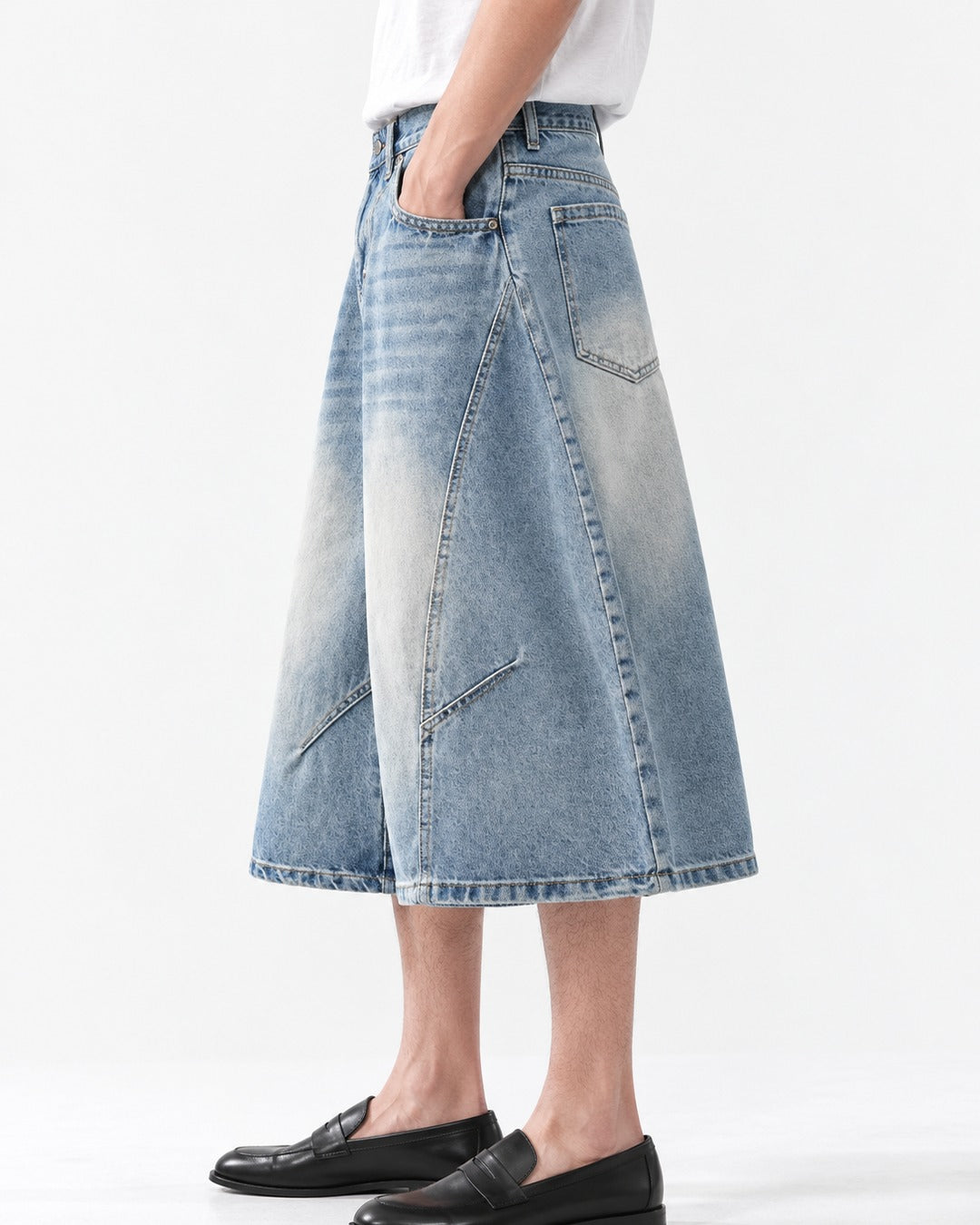 Curved Panel Cropped Denim Pants