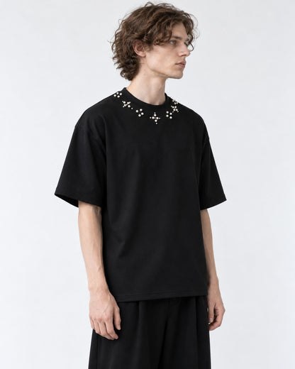 Pearl Flower Neckline T-Shirt