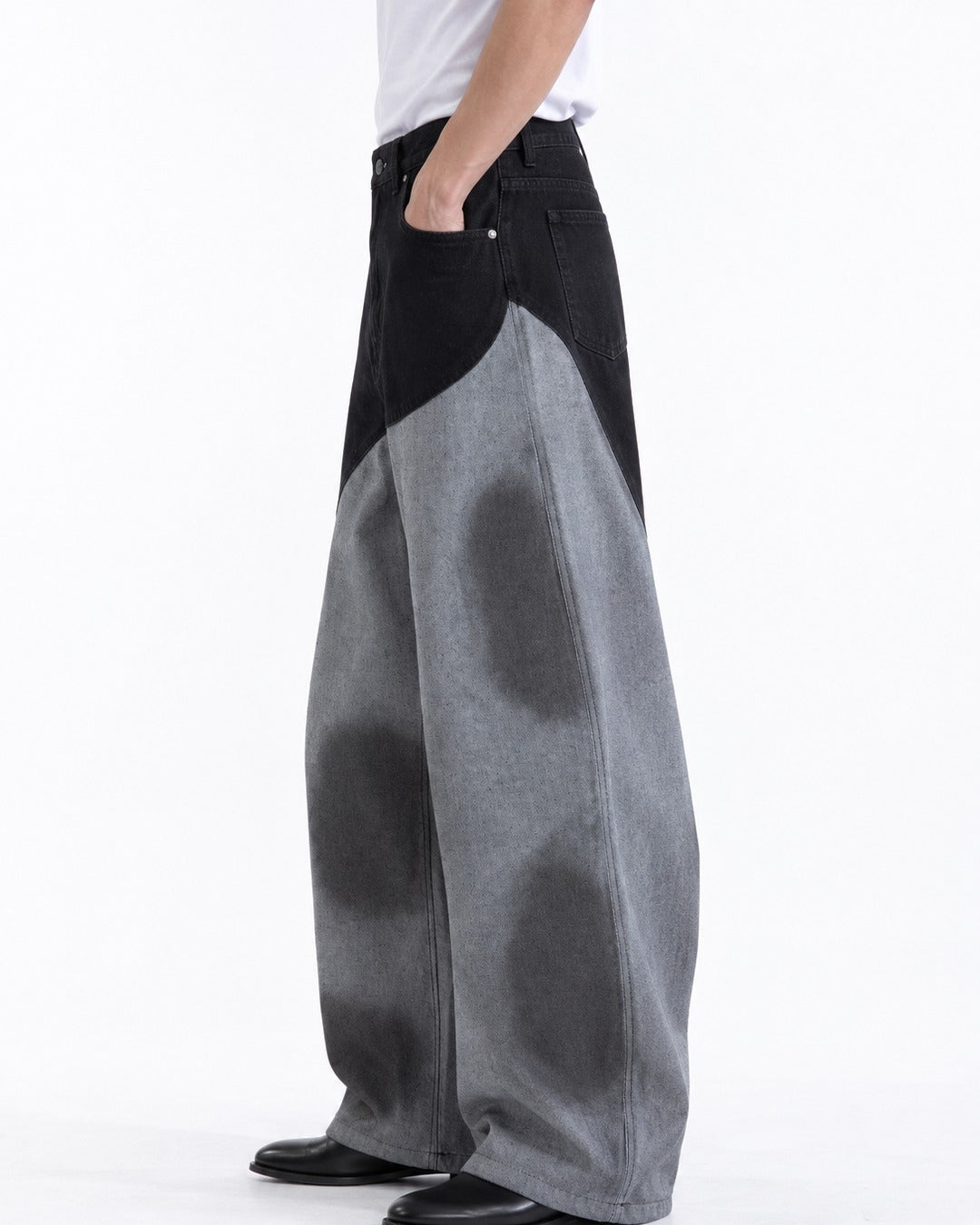 Curved Color-Block Wide-Leg Jeans