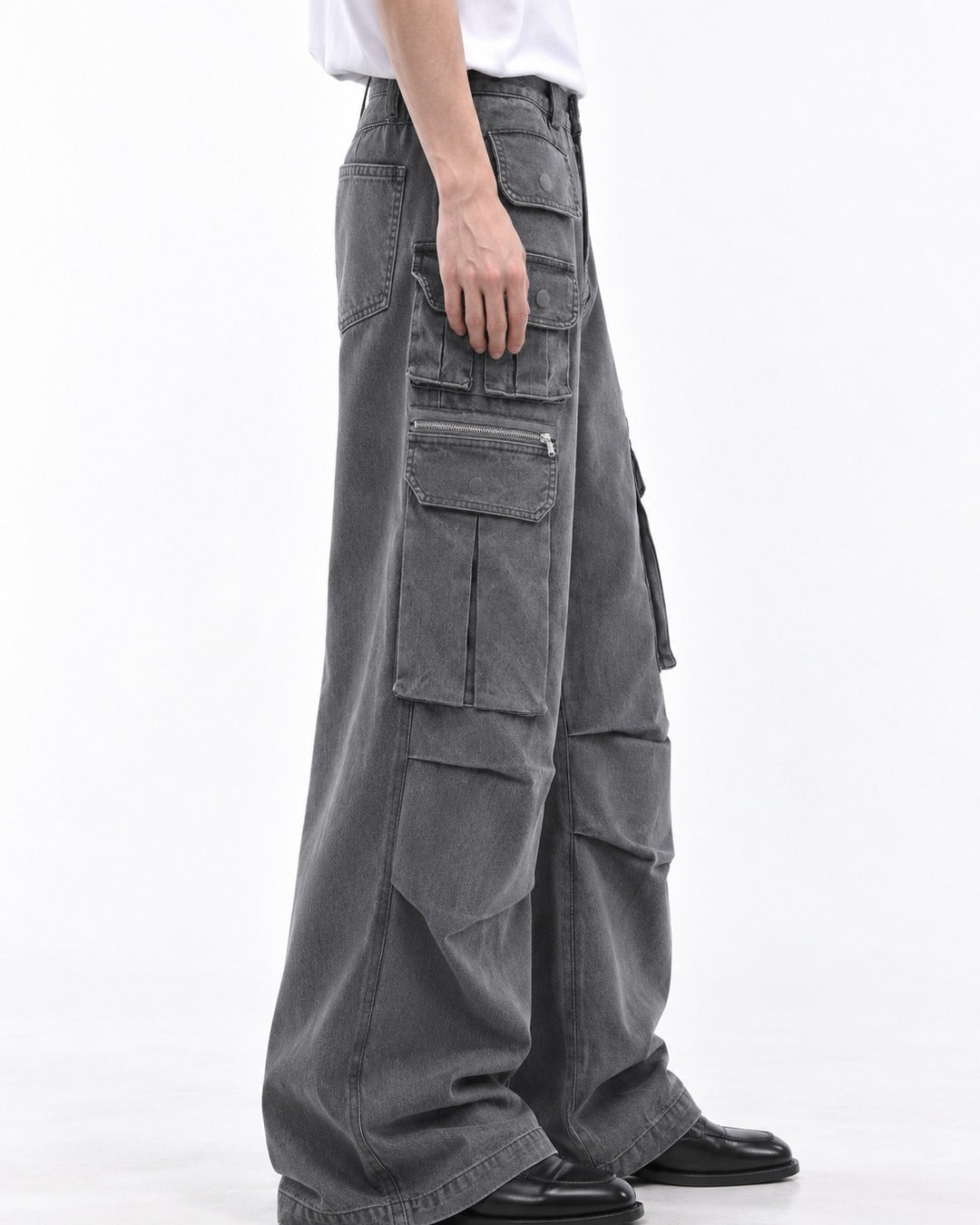 Multi Pocket Pleated Flare Cargo Pants