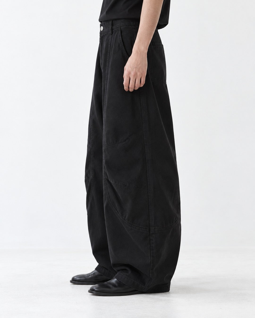 Barrel-Leg Panel Cargo Pants