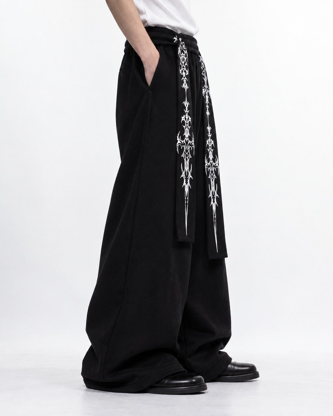 Thorn Print Lace-Up Sweatpants
