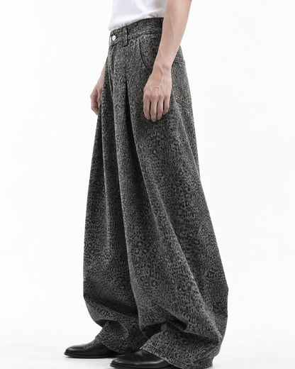 Pleated Wide-Leg Leopard Print Jeans