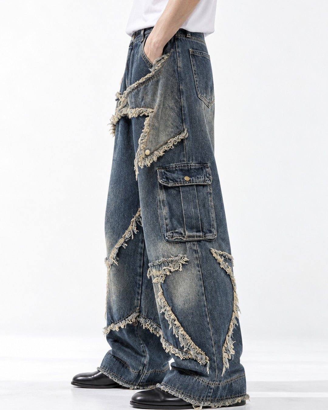 Star Patch Frayed Cargo Wide-Leg Jeans