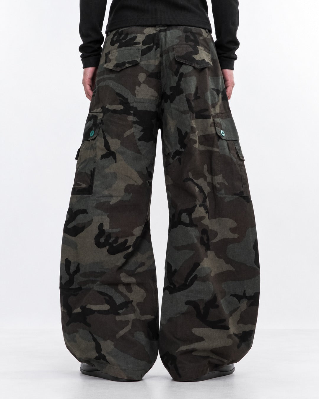 Camouflage Button Balloon-Leg Cargo Pants