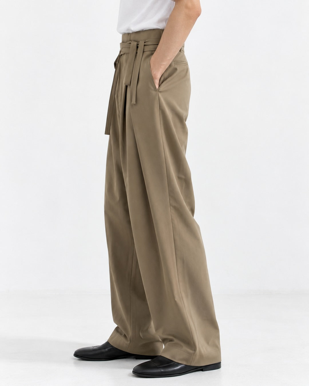 Tie-Waist Pleated Wide Trousers