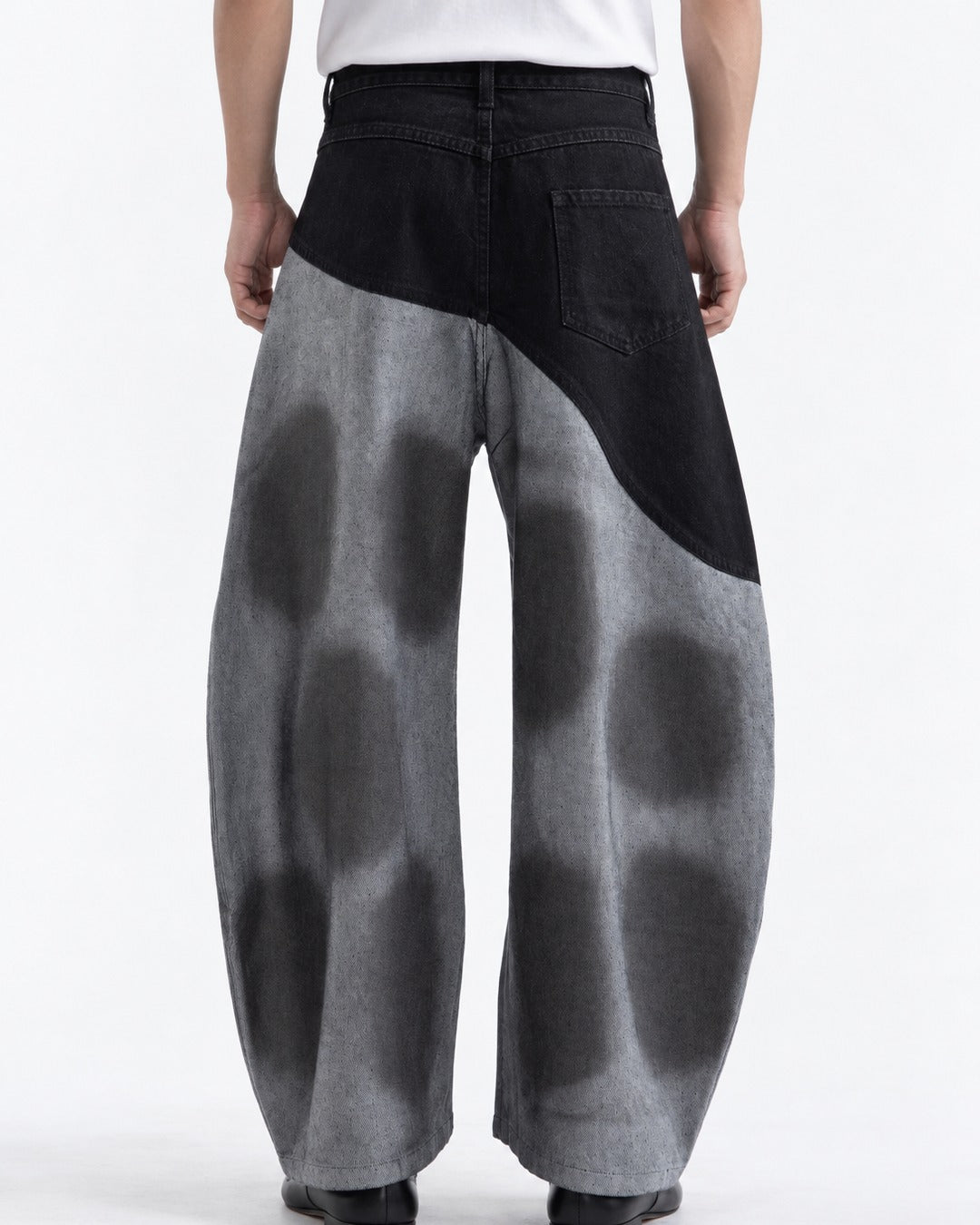 Curved Color-Block Wide-Leg Jeans