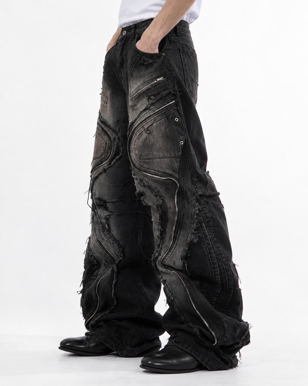 Wavy Panel Frayed Zip Jeans