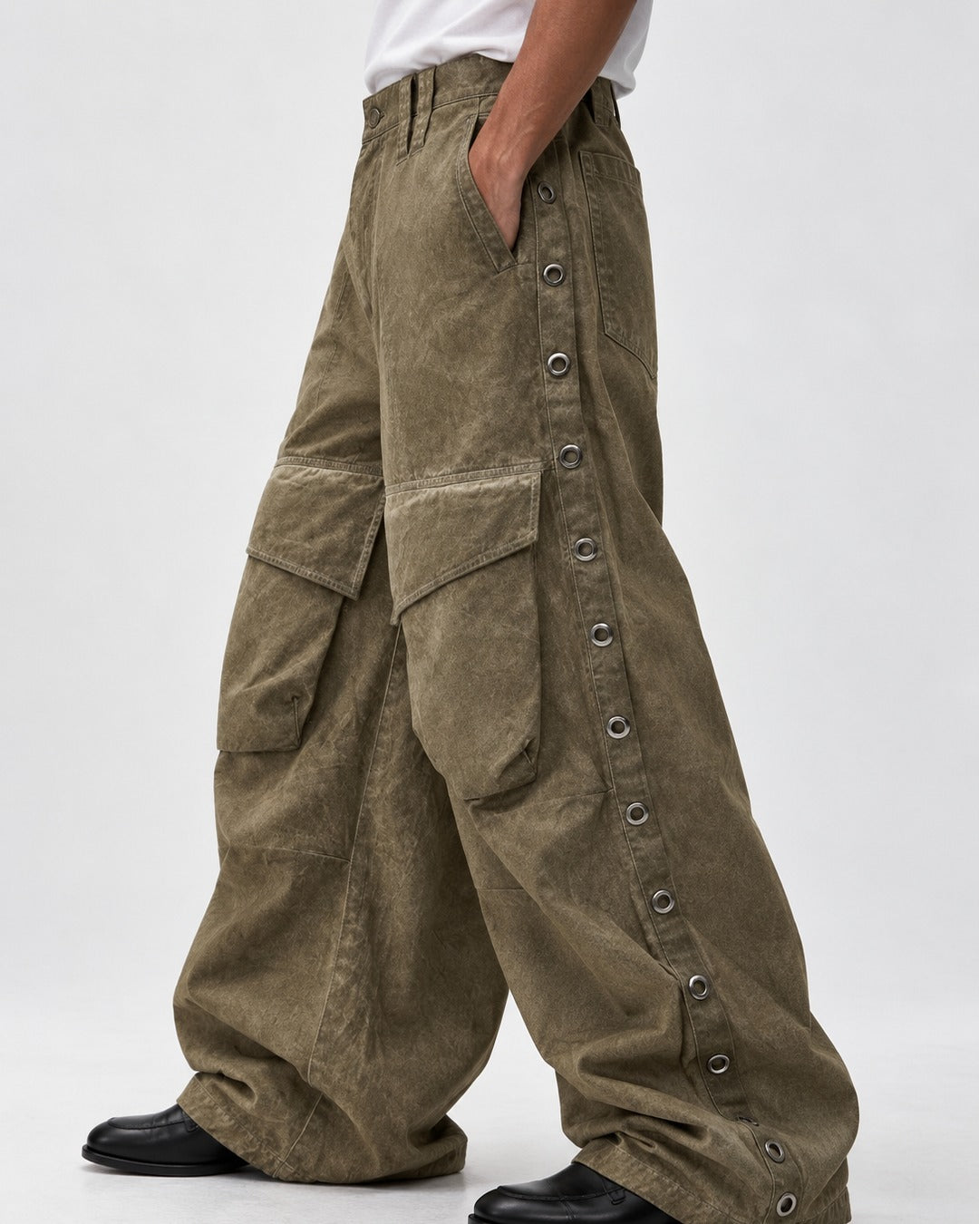 Eyelet Side Washed Wide-Leg Cargo Pants