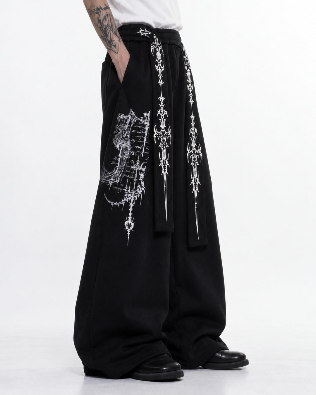 Thorn Print Lace-Up Sweatpants