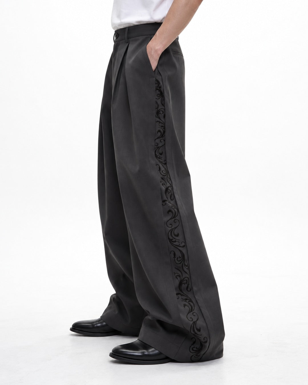 Pleated Wide-Leg Trousers with Side Embroidery