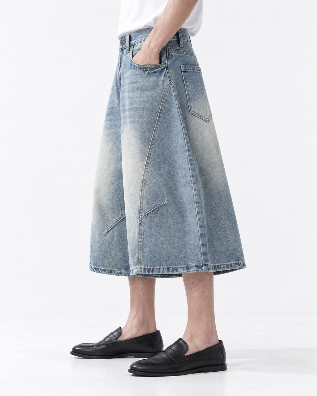 Curved Panel Cropped Denim Pants