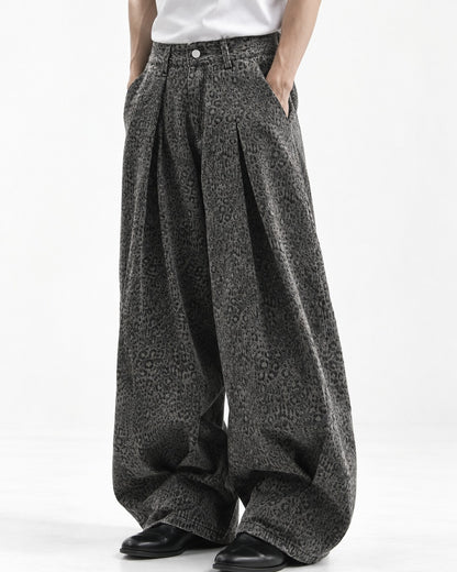 Pleated Wide-Leg Leopard Print Jeans