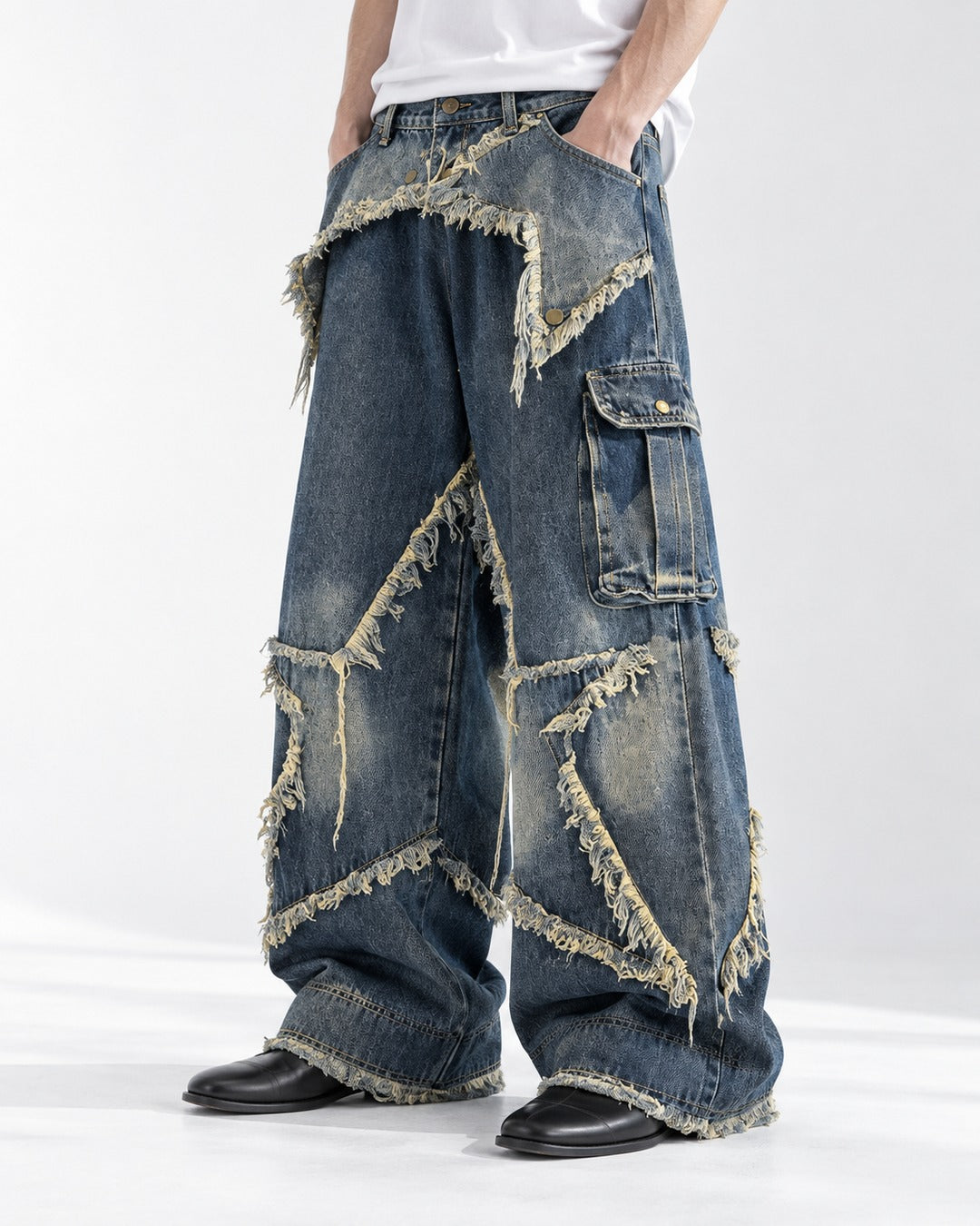 Star Patch Frayed Cargo Wide-Leg Jeans