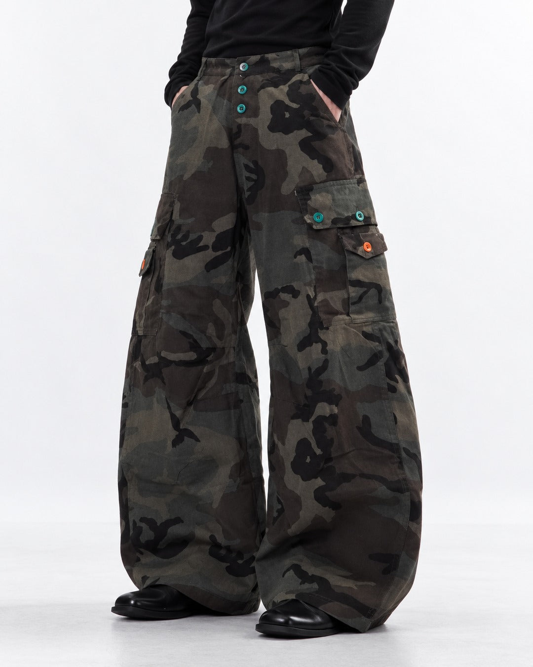 Camouflage Button Balloon-Leg Cargo Pants
