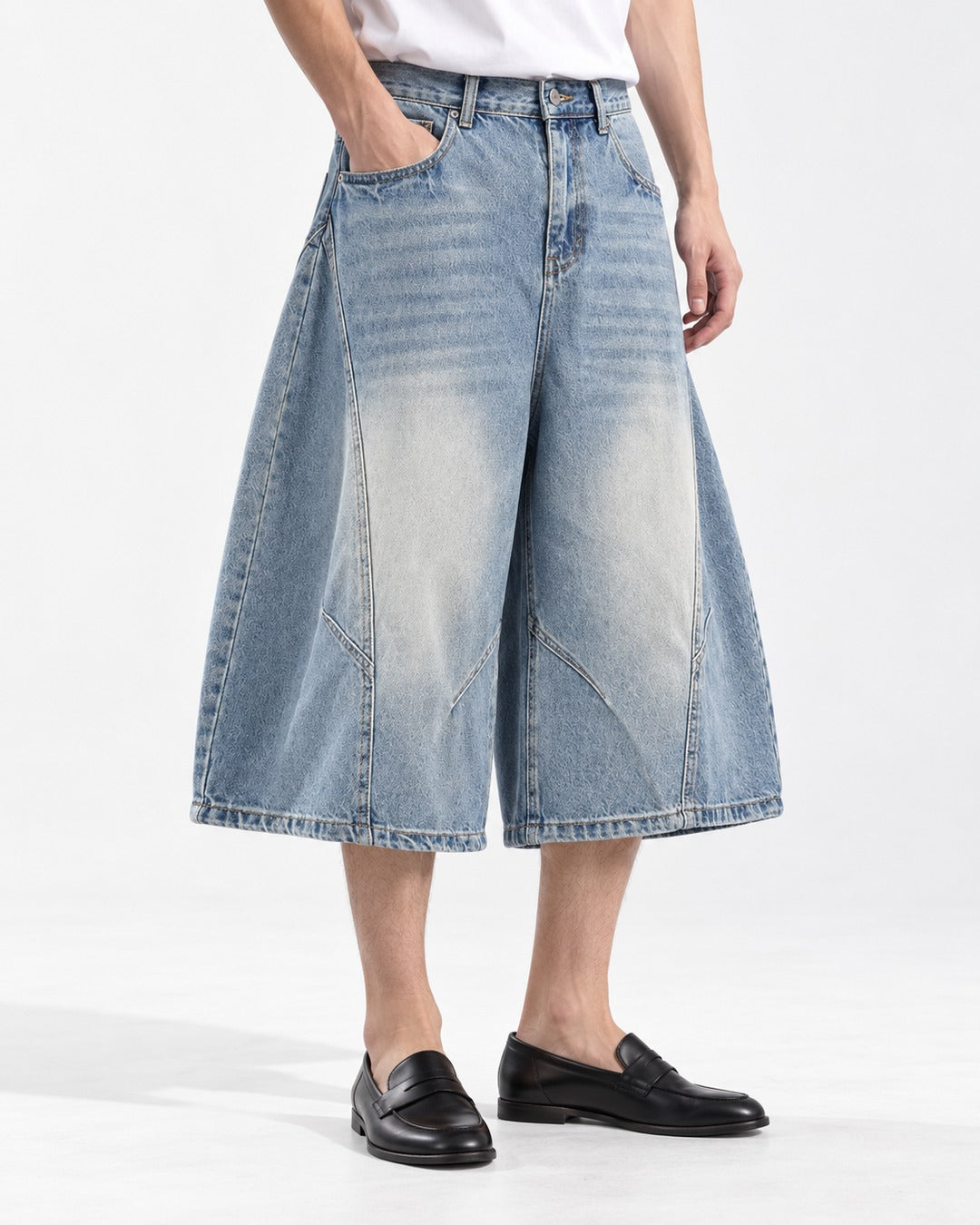 Curved Panel Cropped Denim Pants