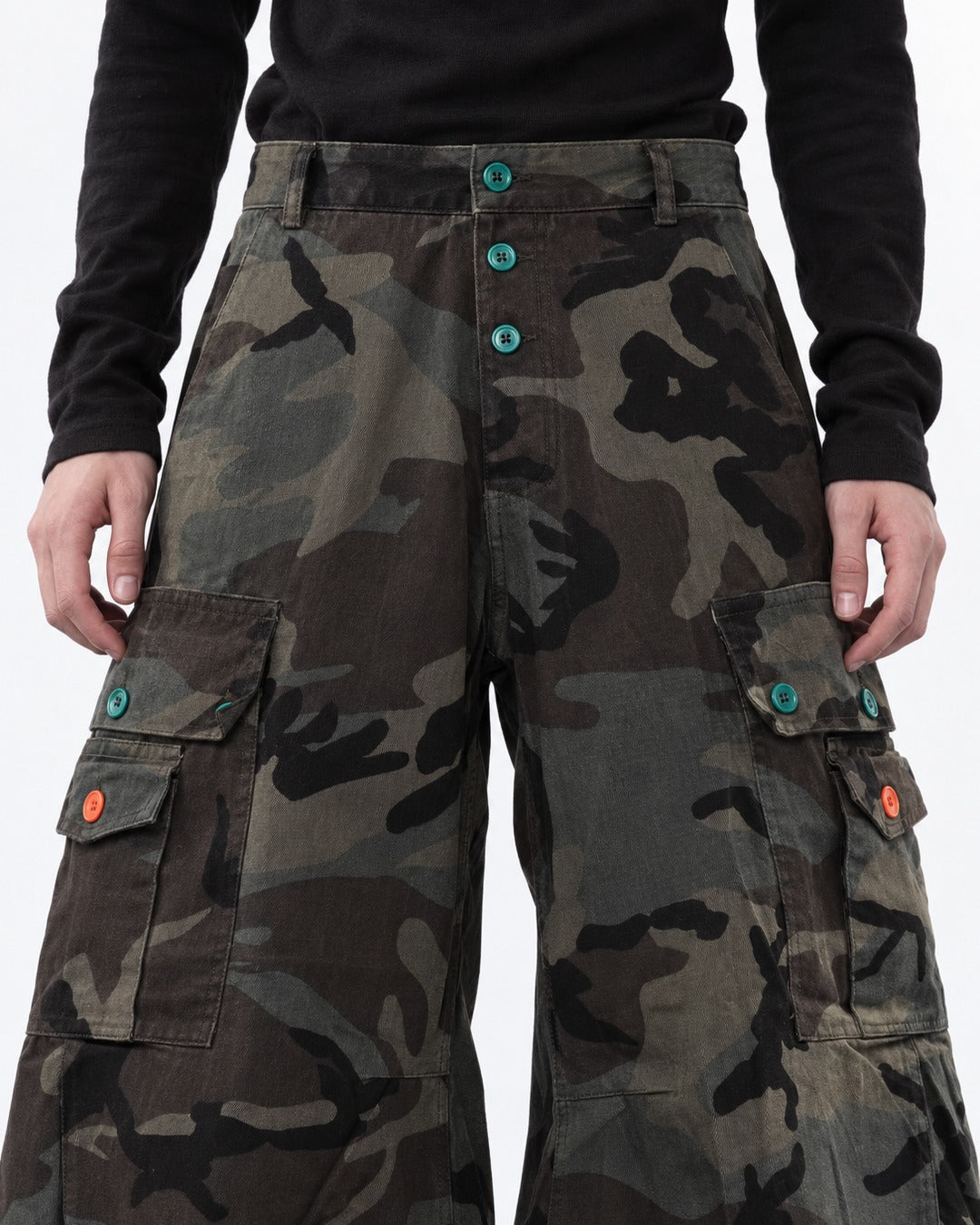 Camouflage Button Balloon-Leg Cargo Pants