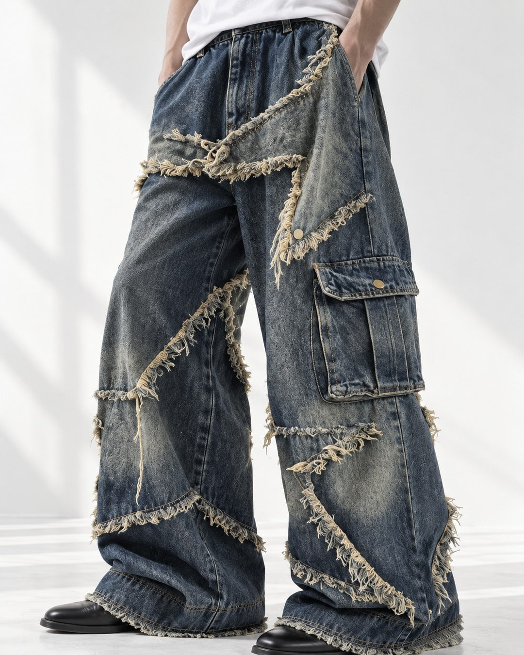 Star Patch Frayed Cargo Wide-Leg Jeans