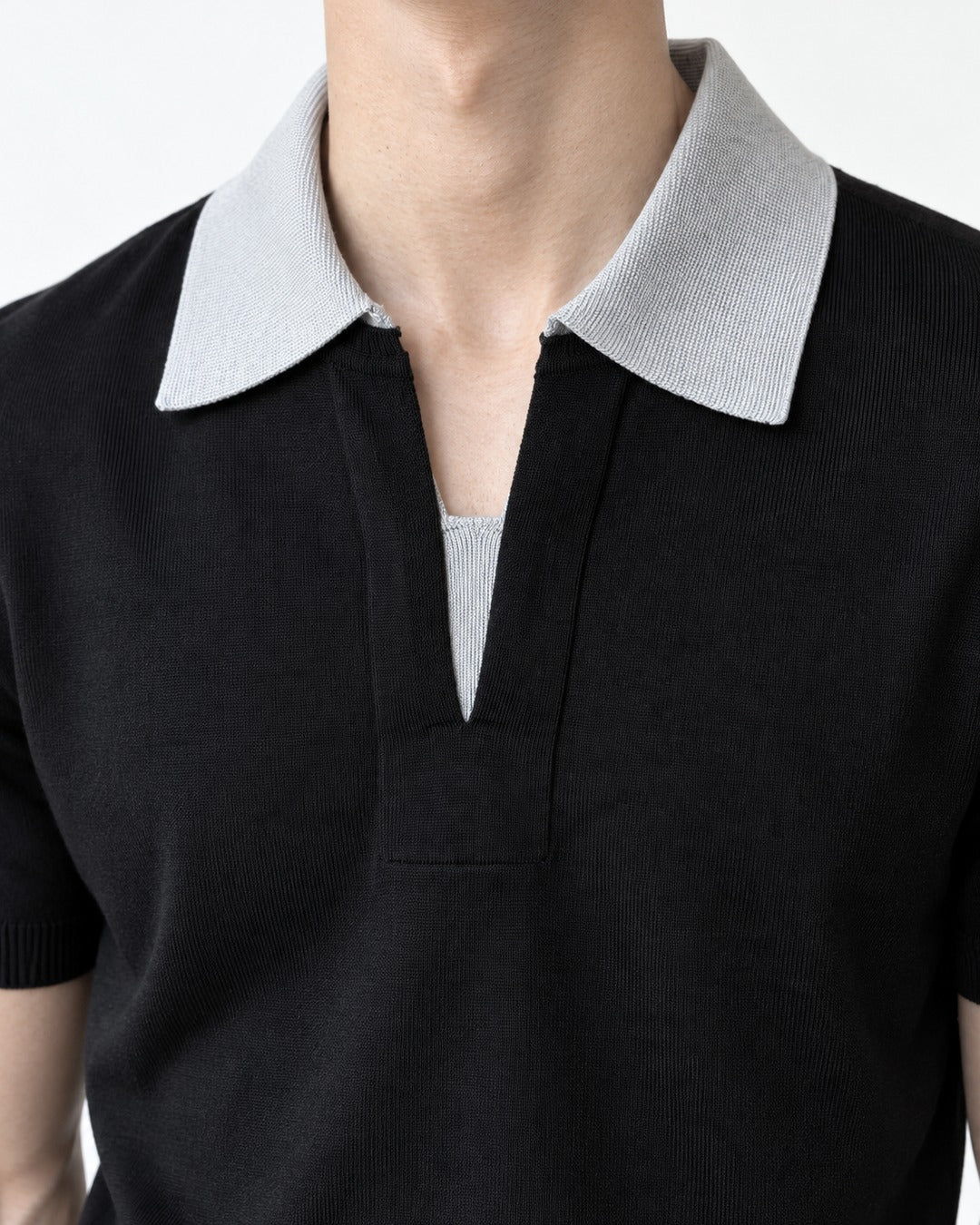Gray Collar Black Knit Polo Shirt