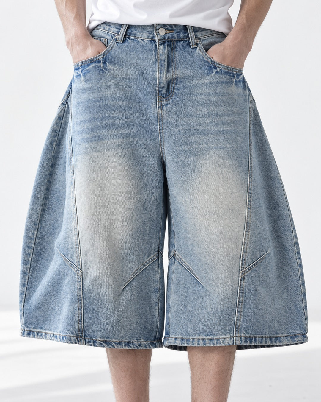 Curved Panel Cropped Denim Pants