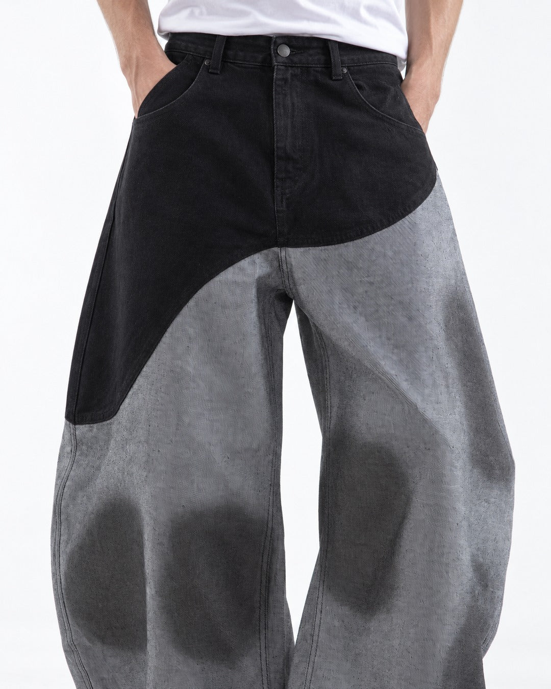 Curved Color-Block Wide-Leg Jeans