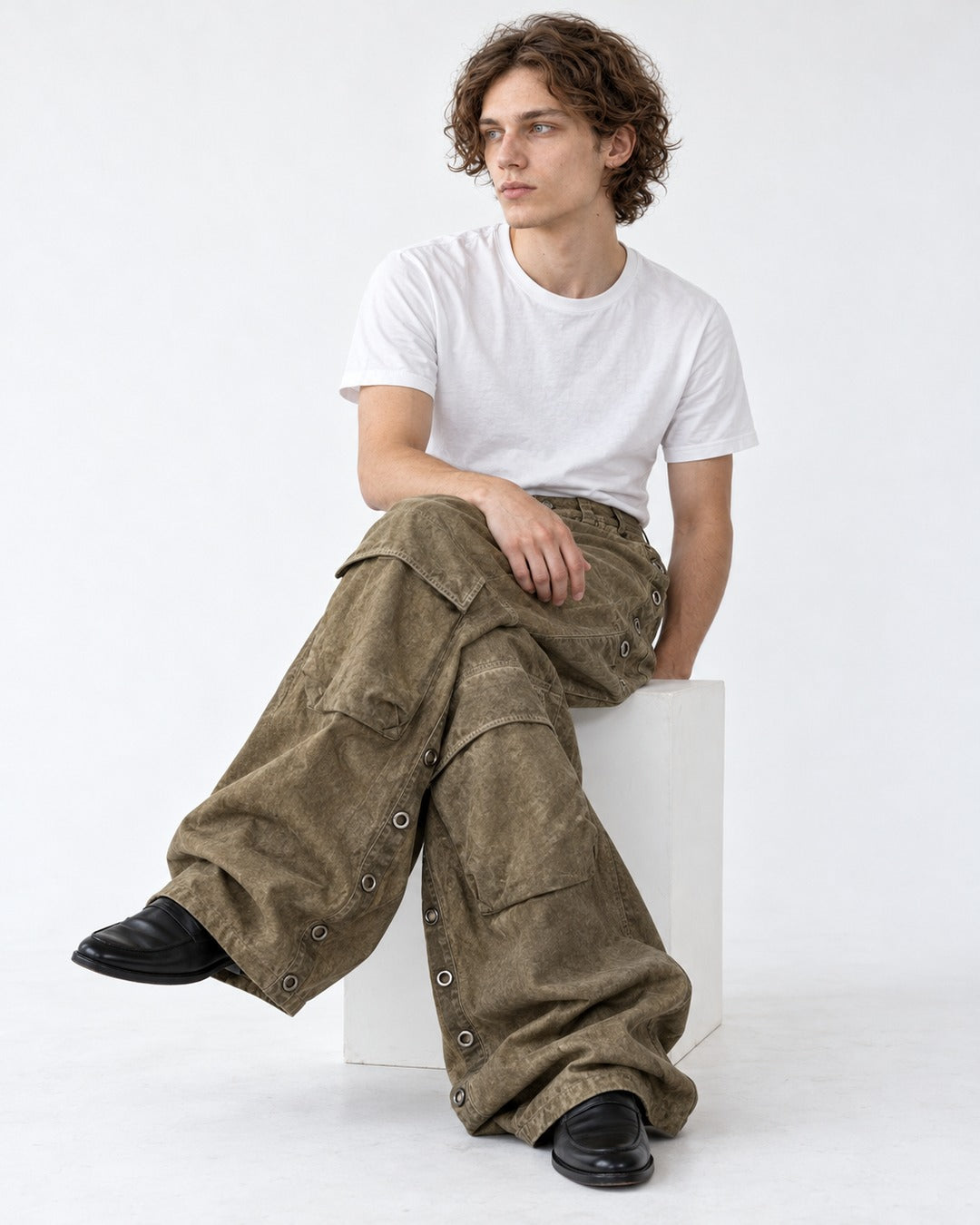 Eyelet Side Washed Wide-Leg Cargo Pants