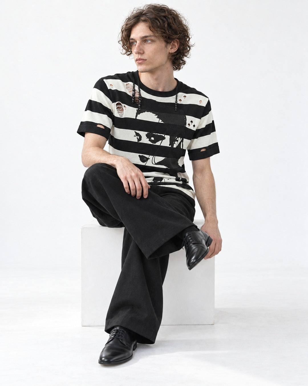 Torn Striped Portrait Print Knit Tee