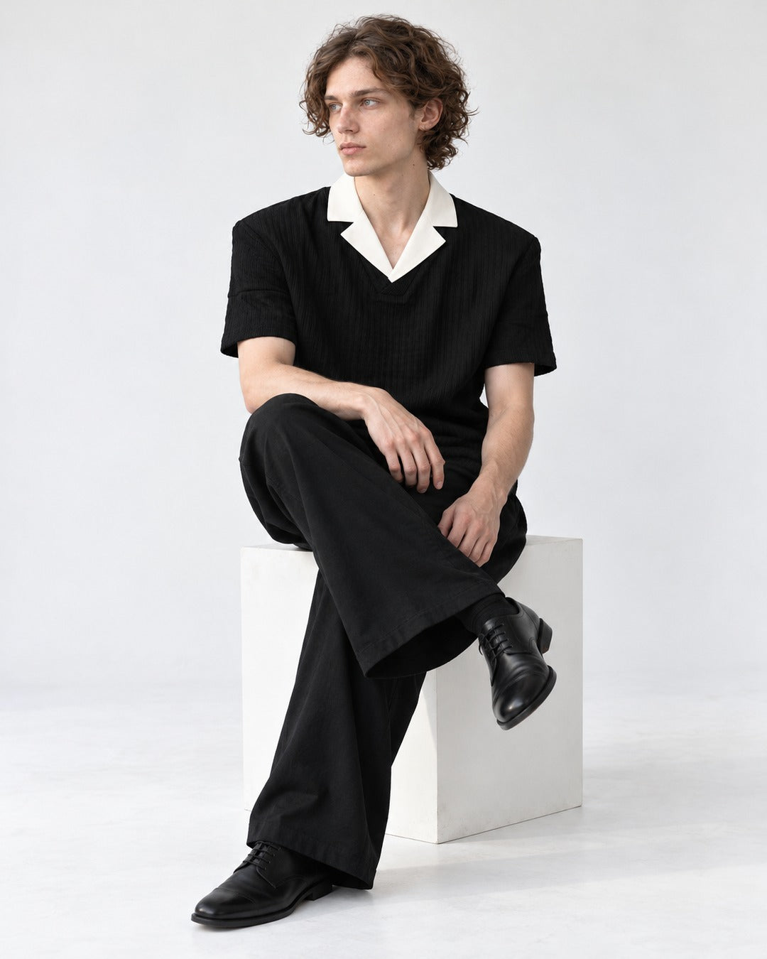Contrast Lapel Textured V-Neck Tee