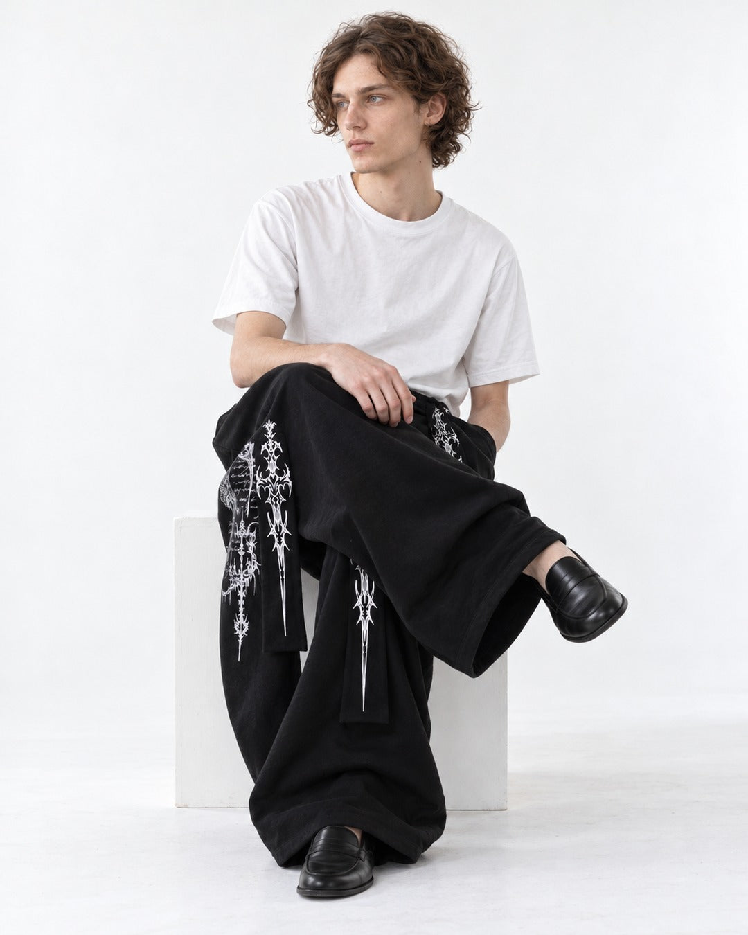 Thorn Print Lace-Up Sweatpants