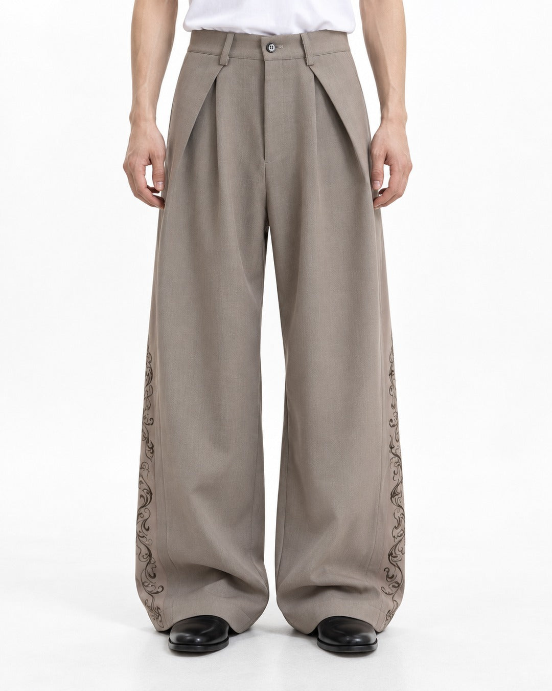 Pleated Wide-Leg Trousers with Side Embroidery