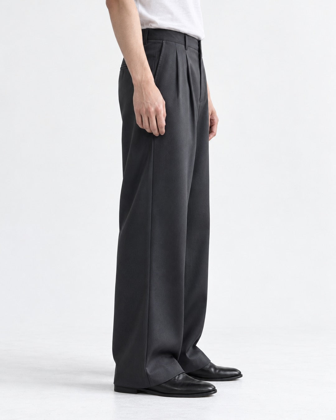 Single-Pleat Wide-Leg Trousers