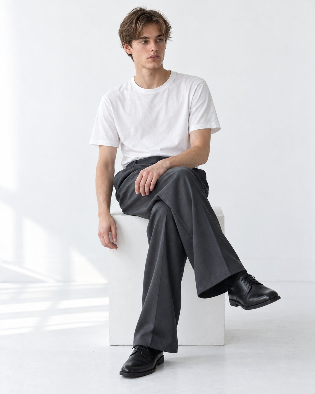 Single-Pleat Wide-Leg Trousers