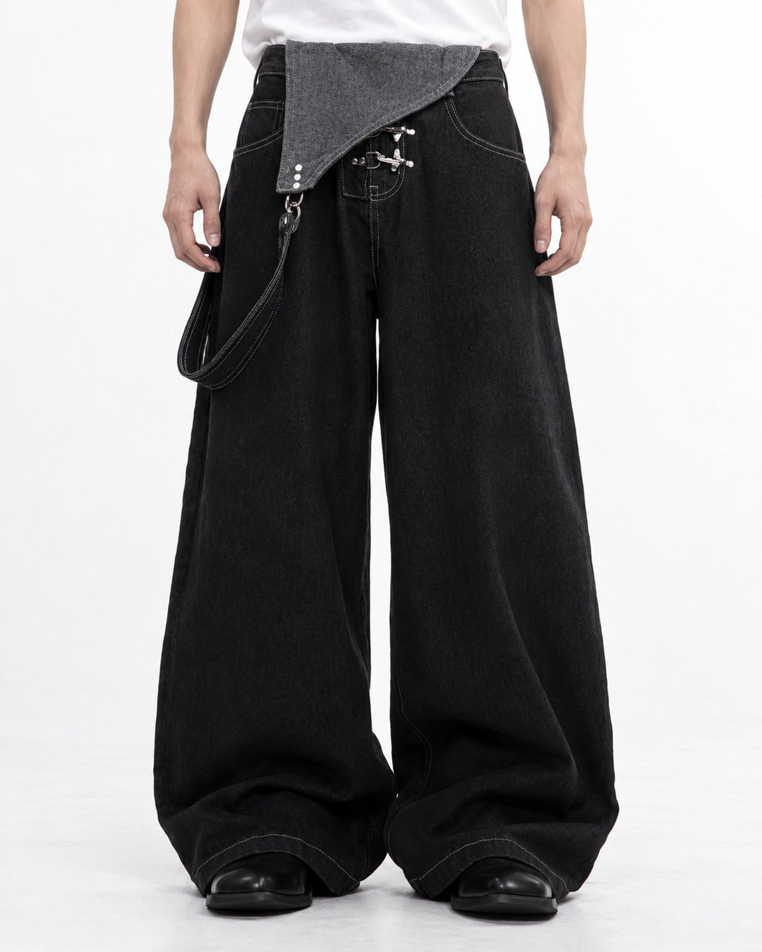 Wide-Leg Cargo Pants