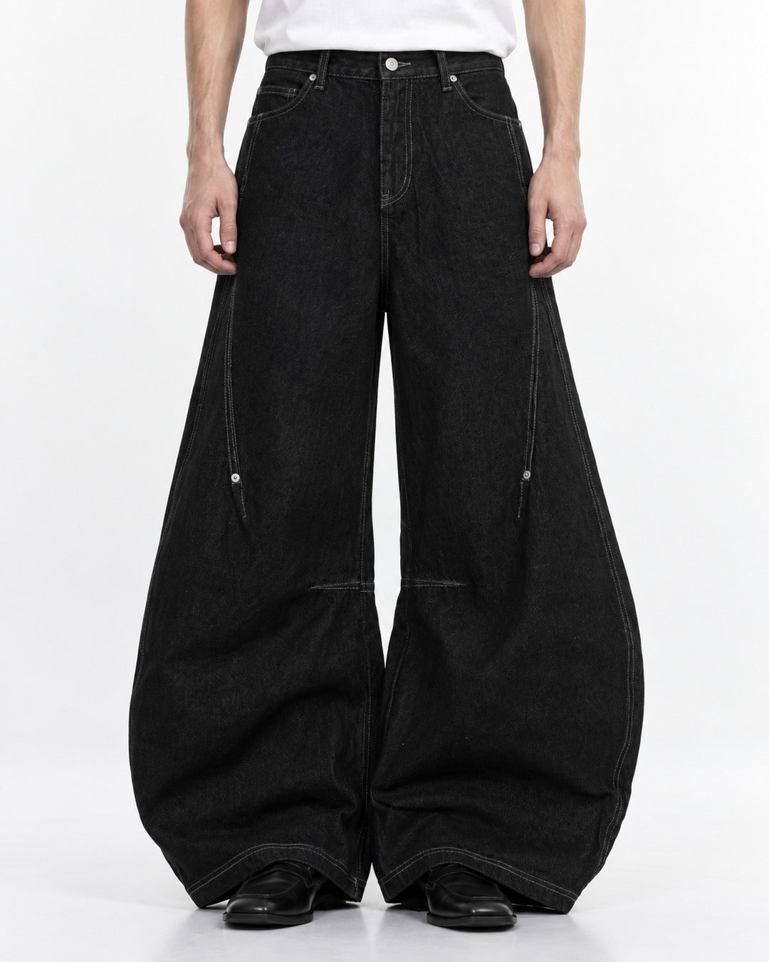 Curved-Panel Wide-Leg Jeans