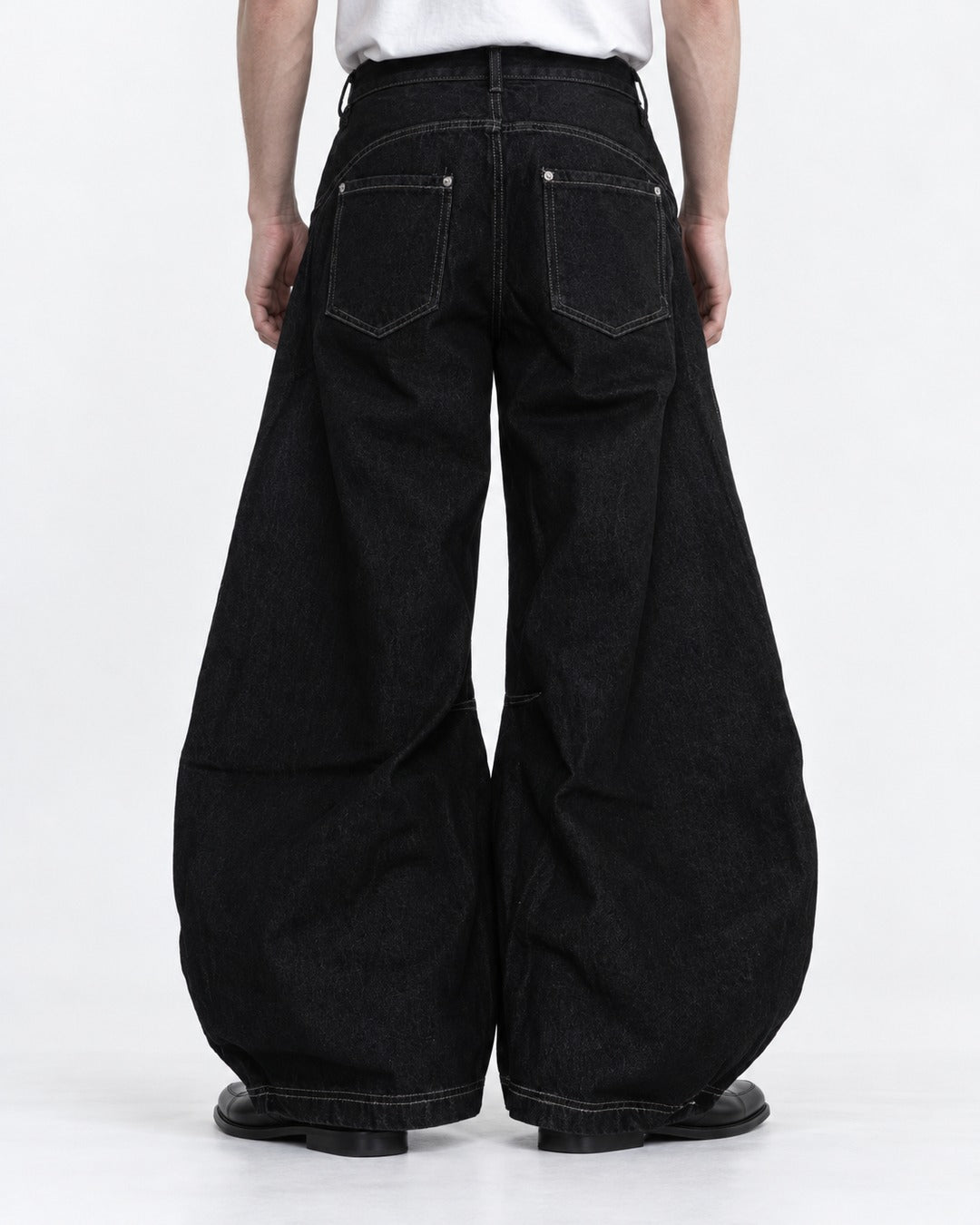 Curved-Panel Wide-Leg Jeans