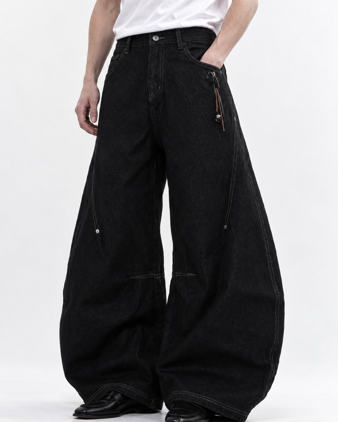Curved-Panel Wide-Leg Jeans