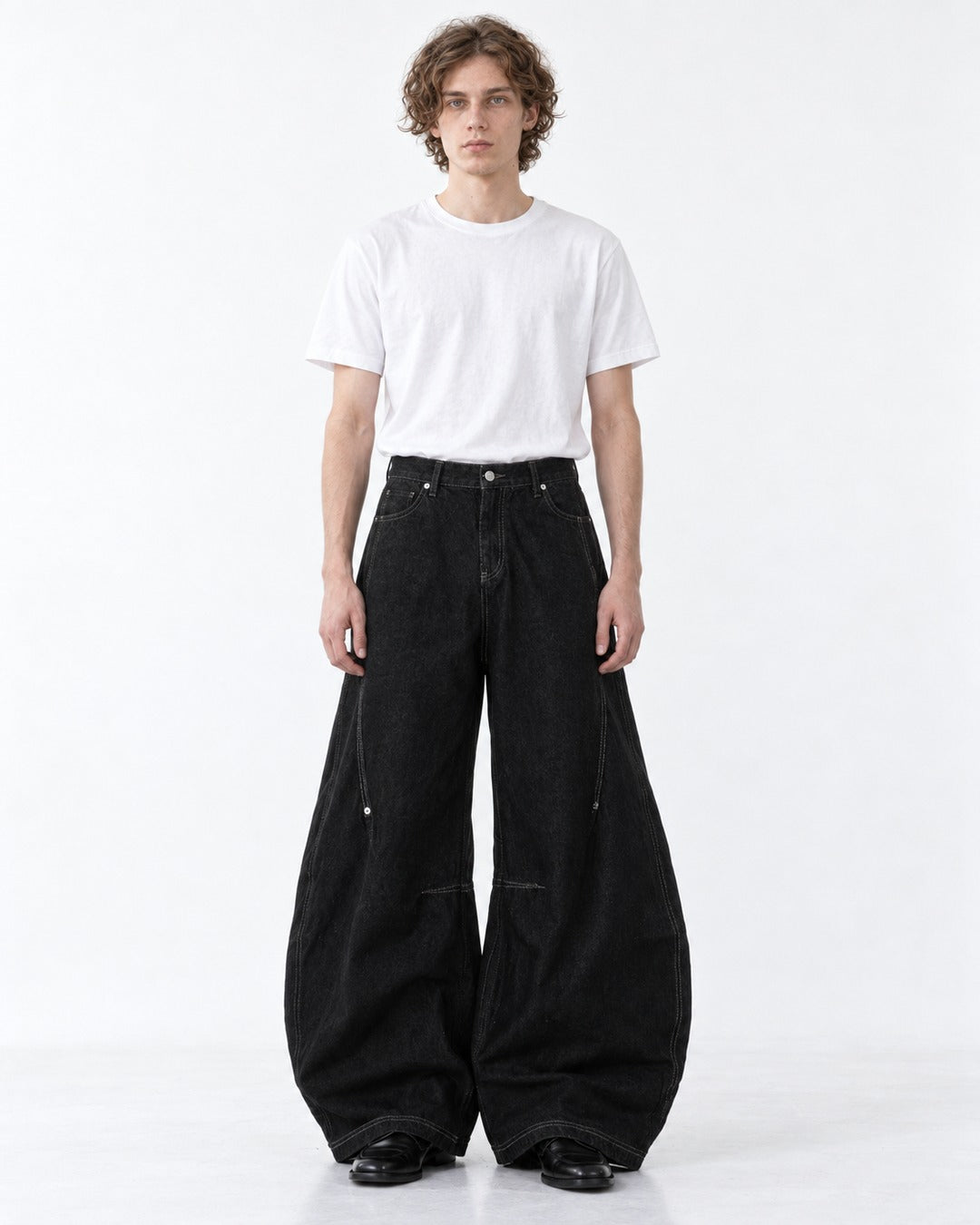 Curved-Panel Wide-Leg Jeans