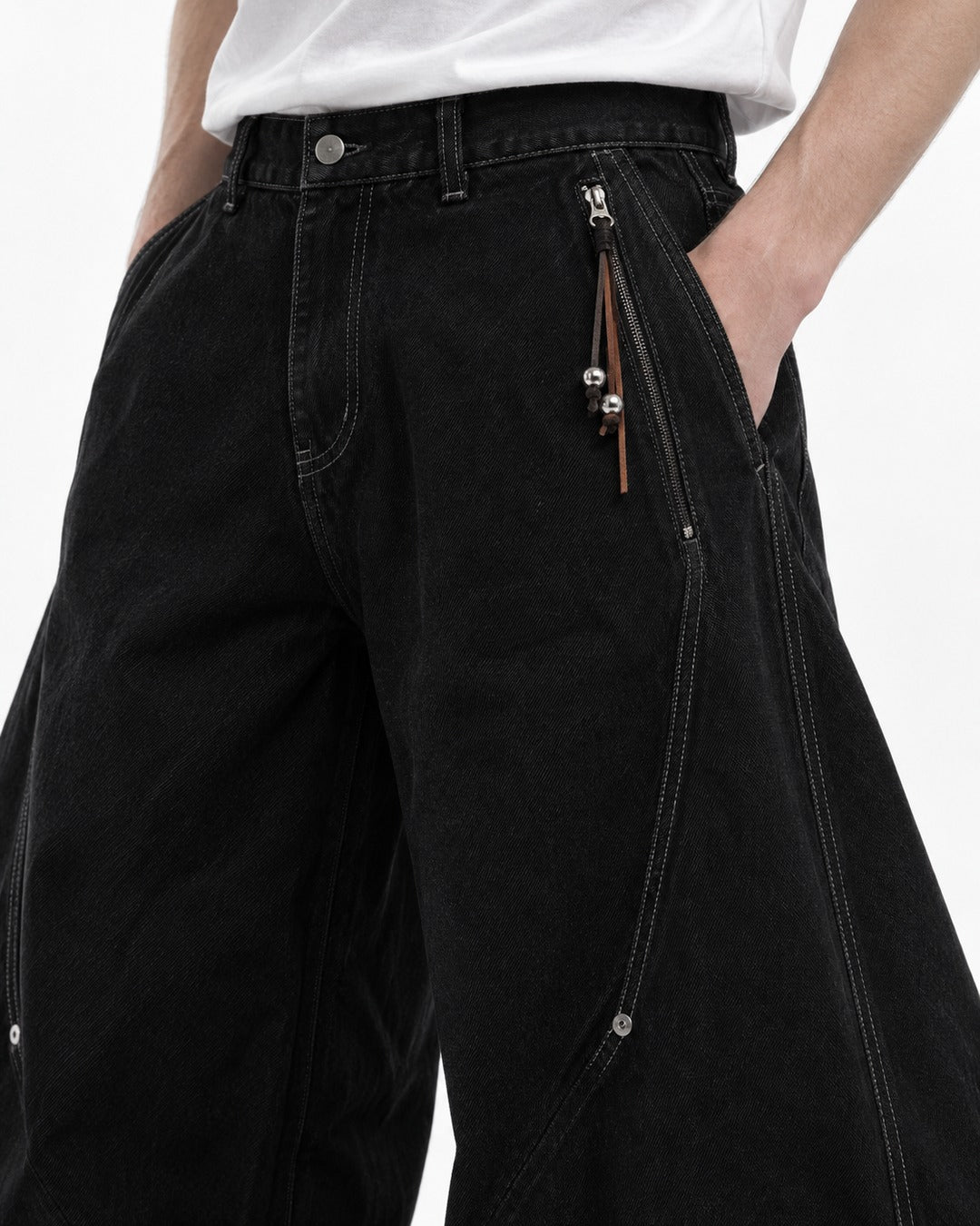 Curved-Panel Wide-Leg Jeans