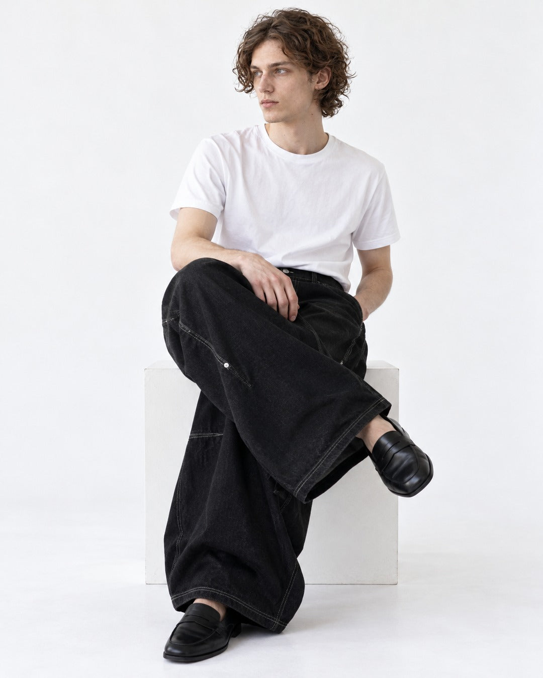 Curved-Panel Wide-Leg Jeans