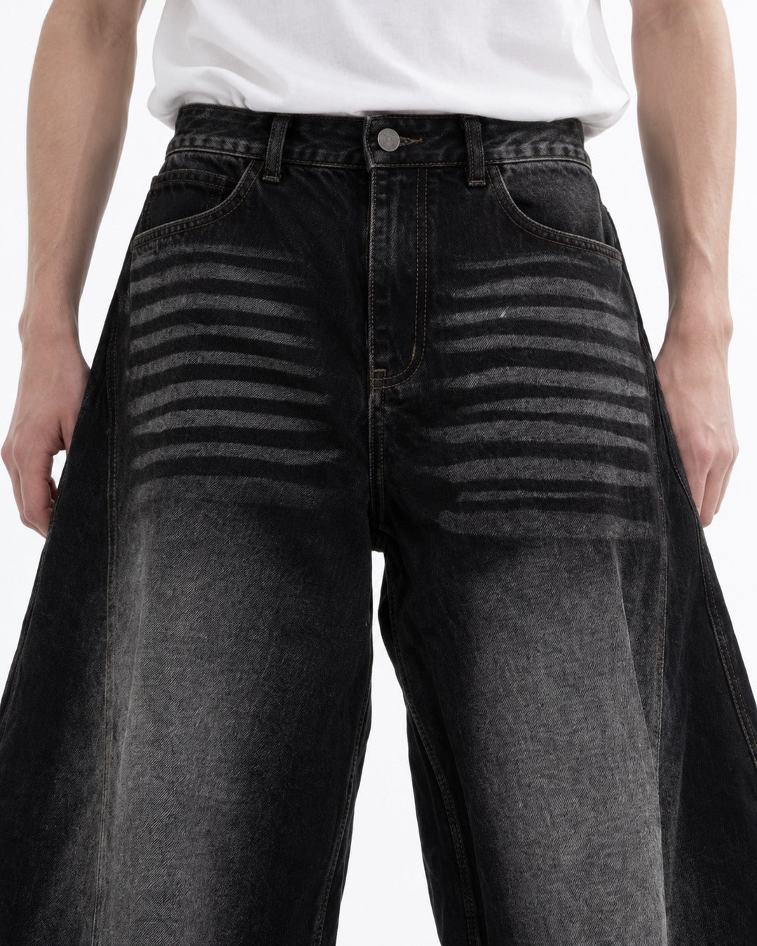 Ribbed-Panel Wide-Leg Jeans