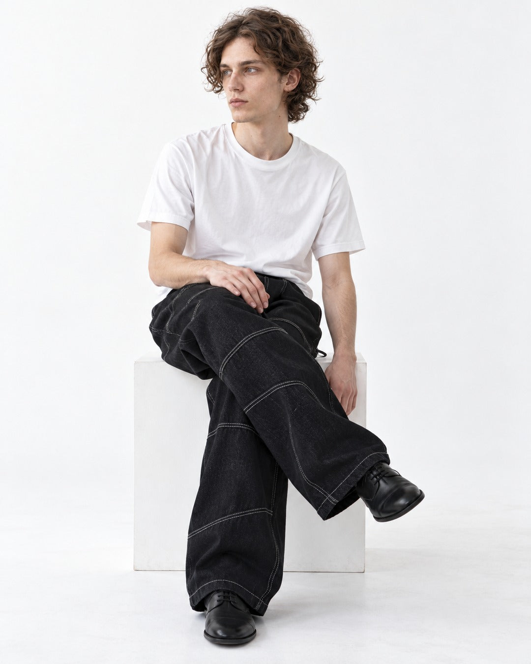 Wide-Leg Jeans with White Contrast Stitching